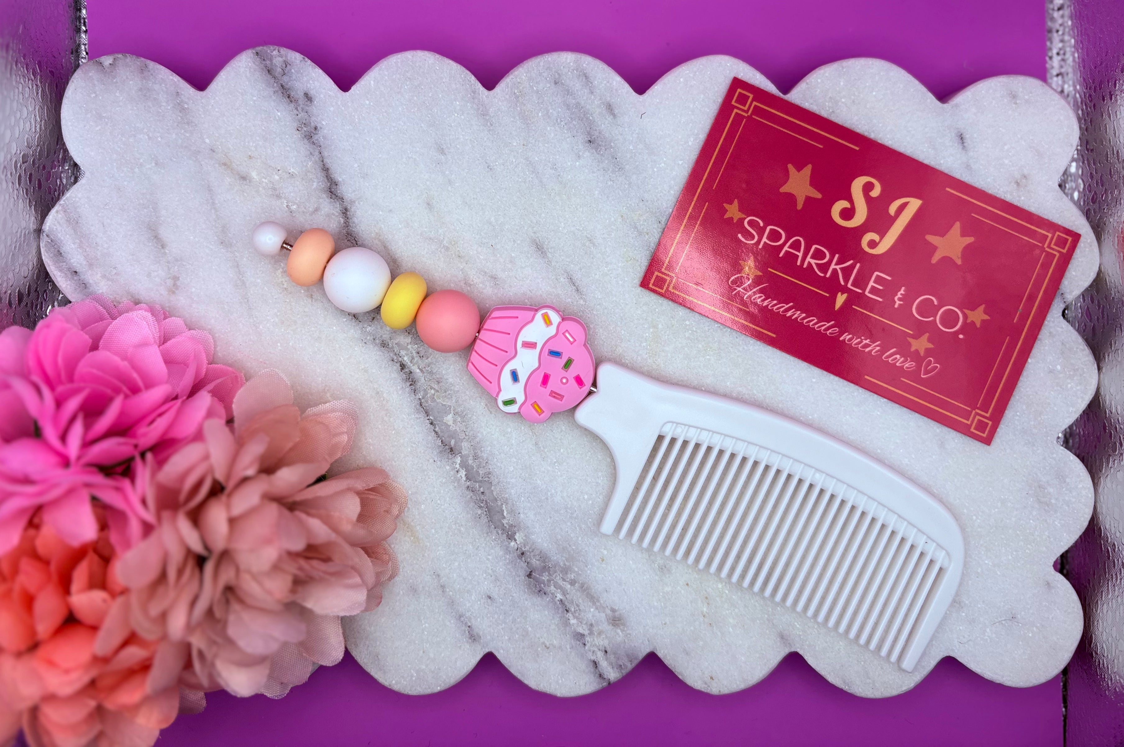 Personalised white comb